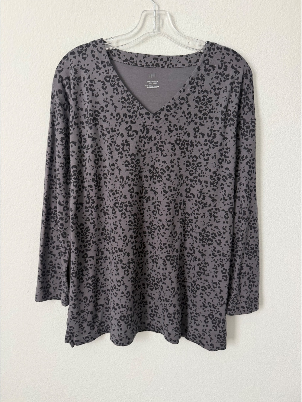 J. Jill Simply Supima V-Neck 3/4 Sleeve Gray/Black Animal Print Blouse Size S